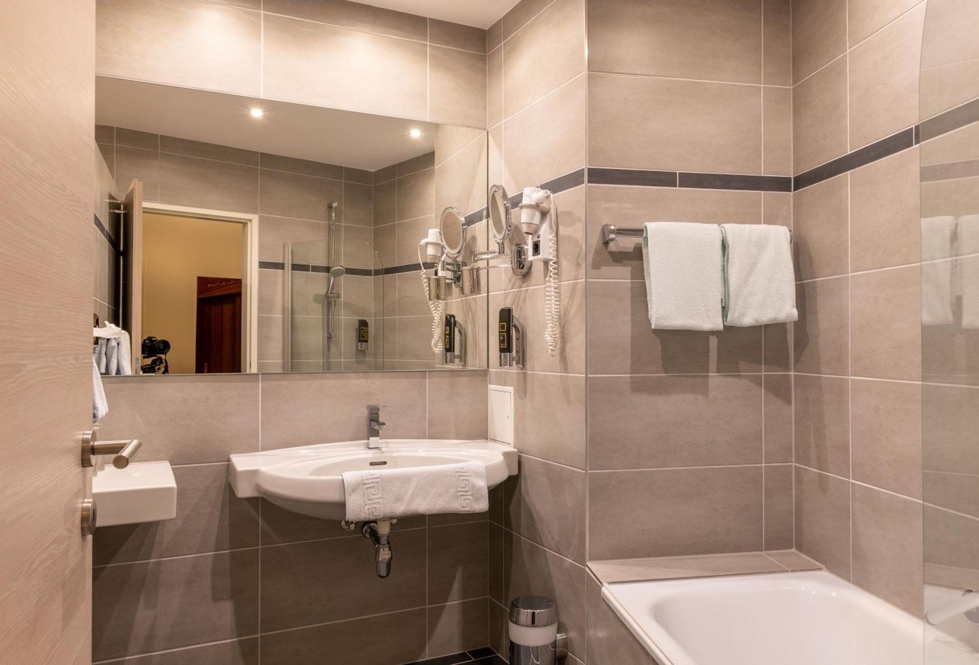 Hotel Anker Klosterneuburg Ngoại thất bức ảnh